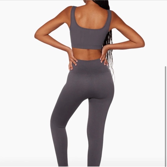 SET ACTIVE - bra and leggings - Picture 2 of 8